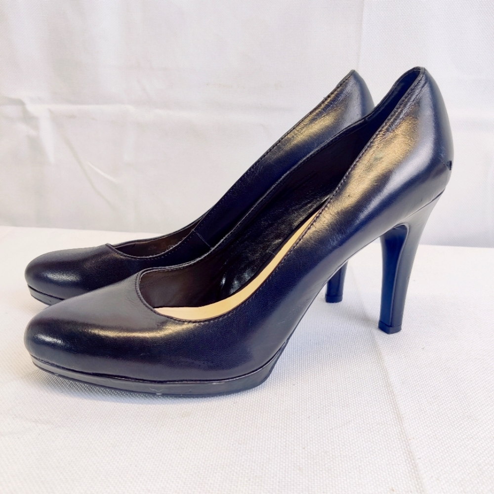 Franco Sarto "Darren" Black Leather Pumps Womens Sz 8.5 Almond Toe Classic Heels